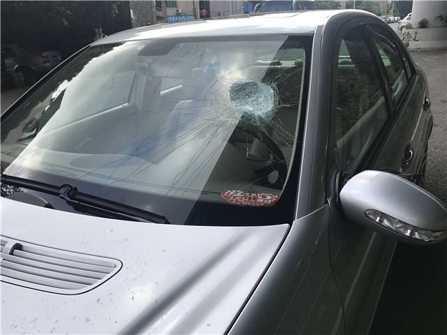 冰雹砸下来的时候，我的车到底该怎么办