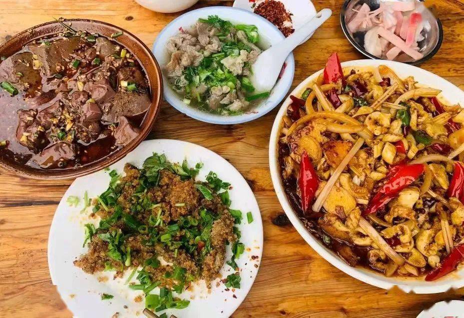 下了飞机就想去吃跷脚牛肉？成都机场到乐山，这么走就对了